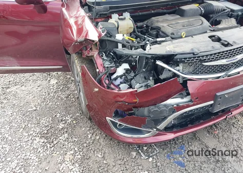 2020 Chrysler Pacifica Touring L Plus z USA, uszkodzony, nr VIN 2C4RC1EG8LR104787